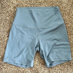Size 6 lululemon align shorts with six inch inseam